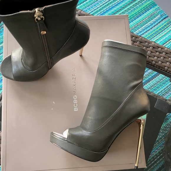 Booties - Picture 4 of 6